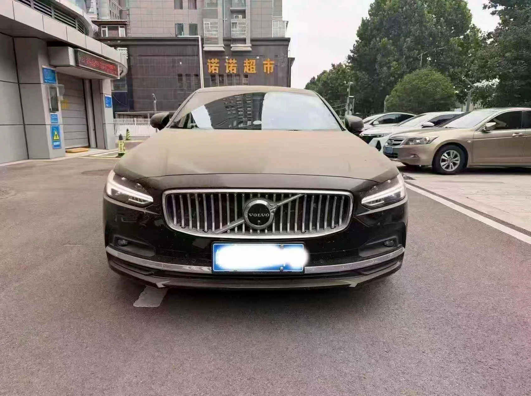 24年沃尔沃S90 2.0T插电混动