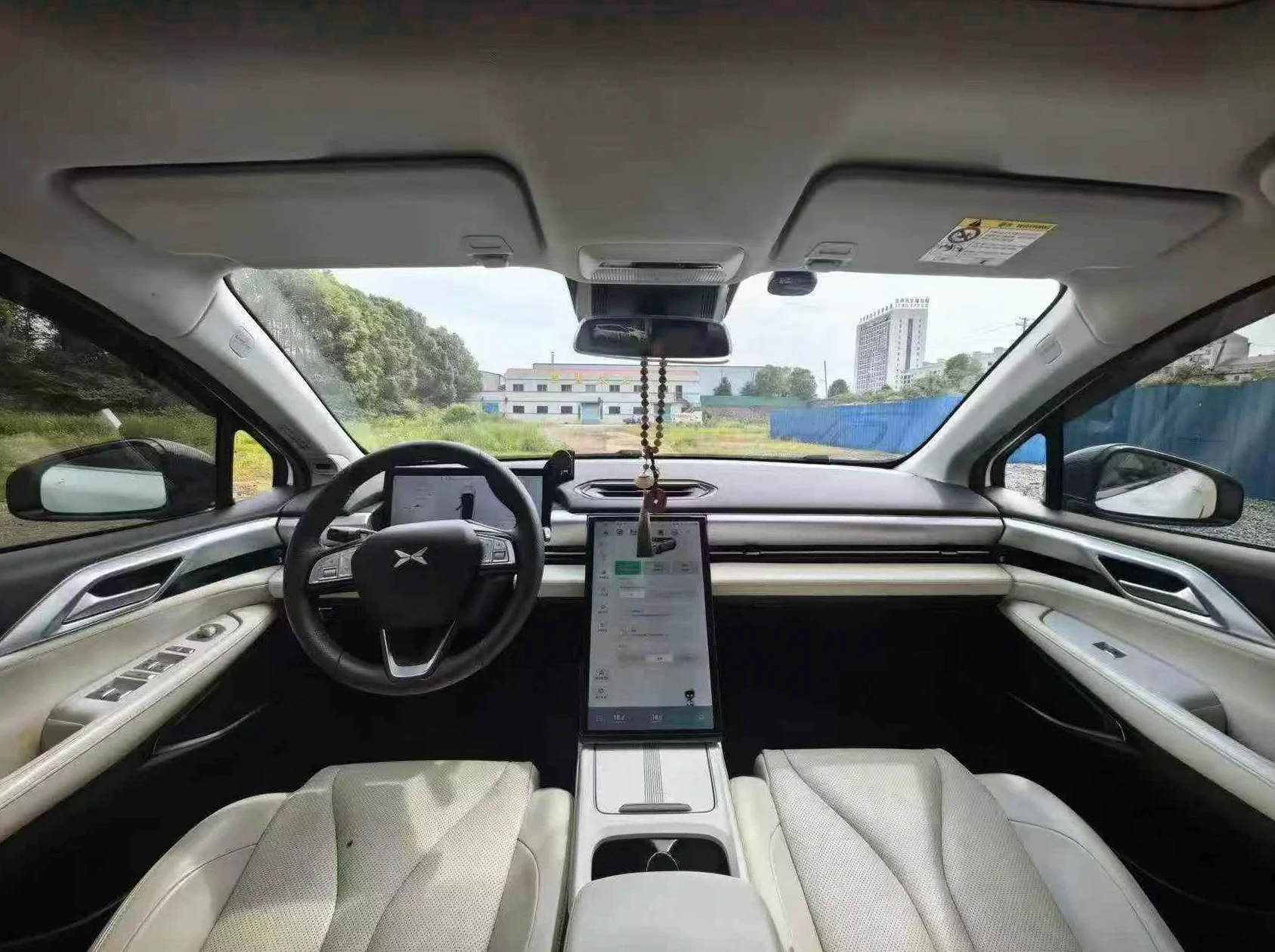 小鹏汽车P5 后面外观一