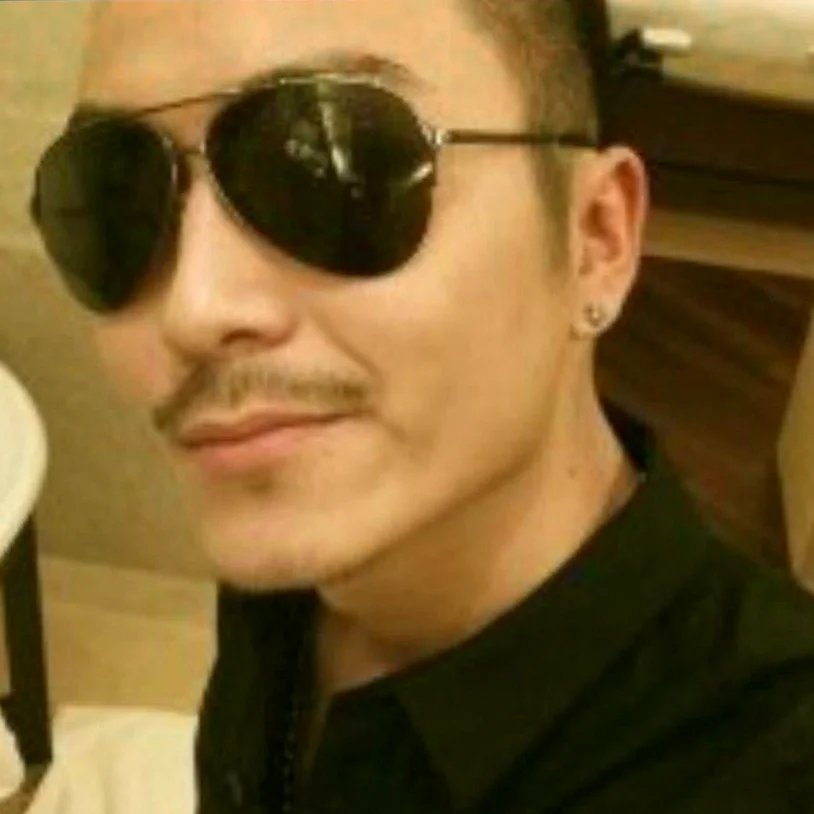 小鹏汽车X9 后面外观二