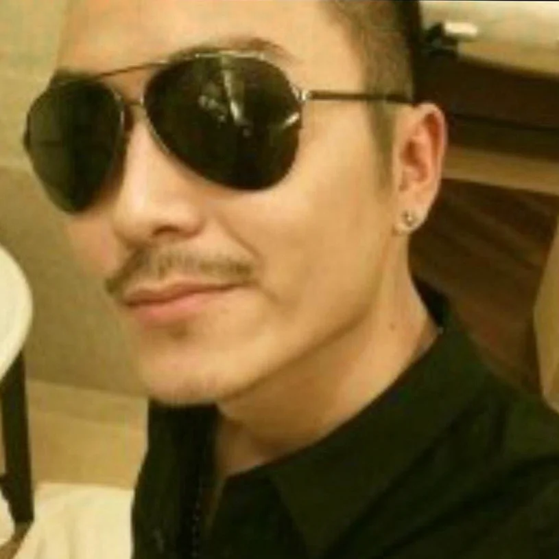 小鹏汽车X9 正面外观二
