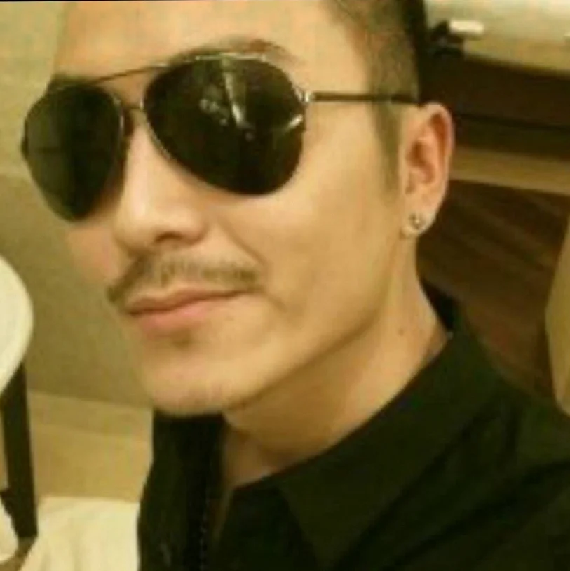 小鹏汽车X9 正面外观三