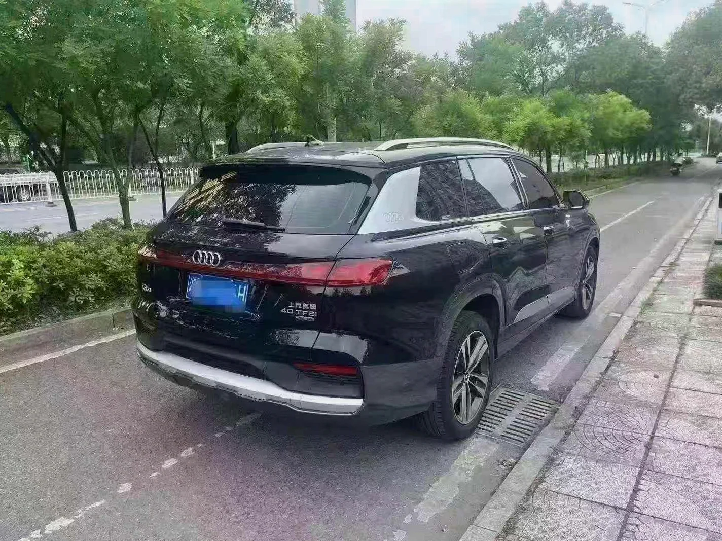 奥迪Q6 后面外观二