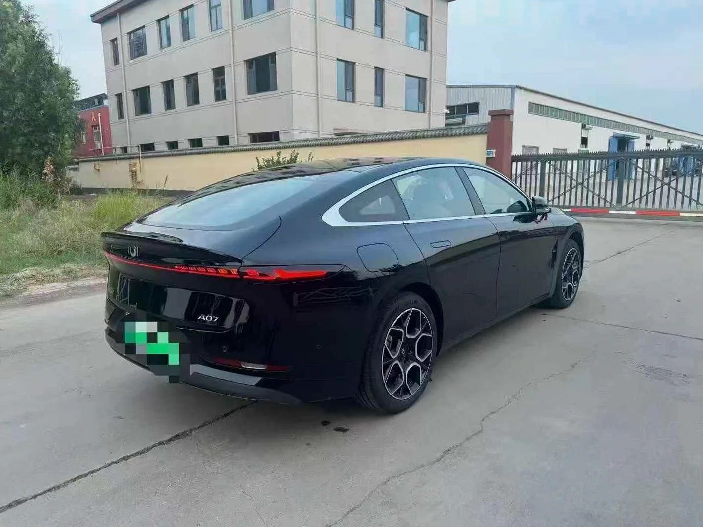 长安汽车启源 后面外观一