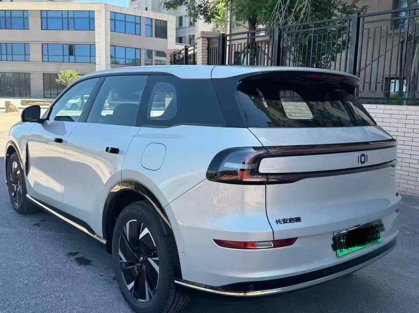 长安汽车启源 后面外观一