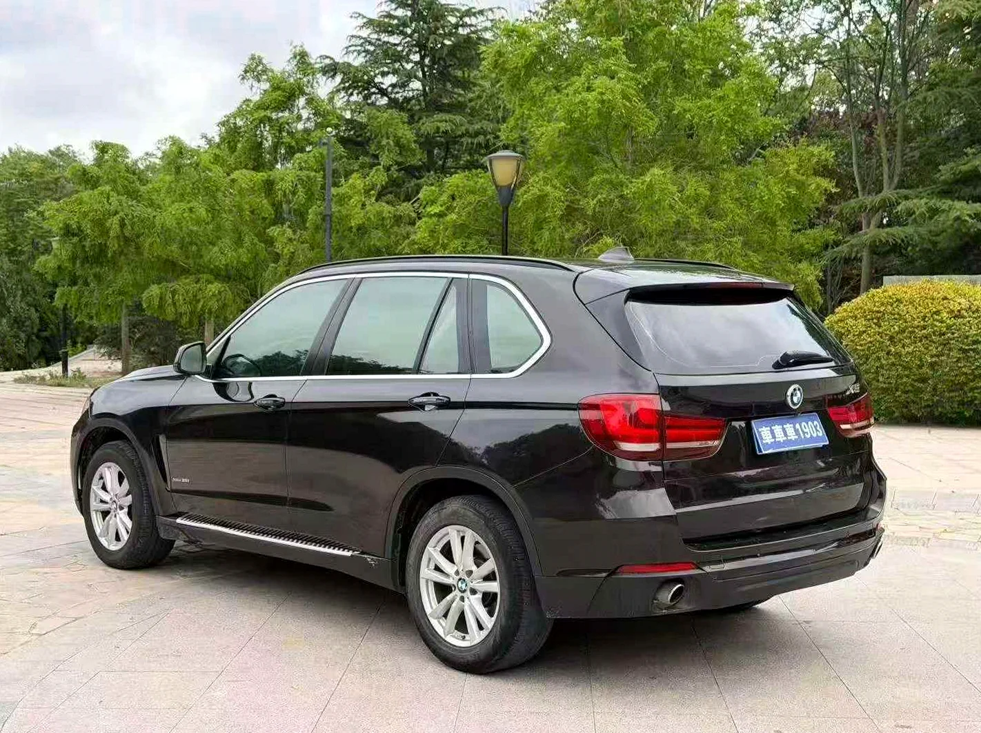 宝马X5 后面外观三