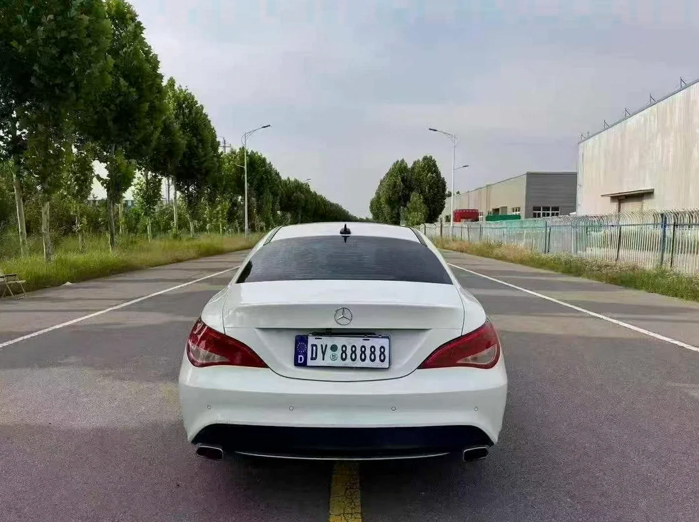 奔驰A 后面外观二