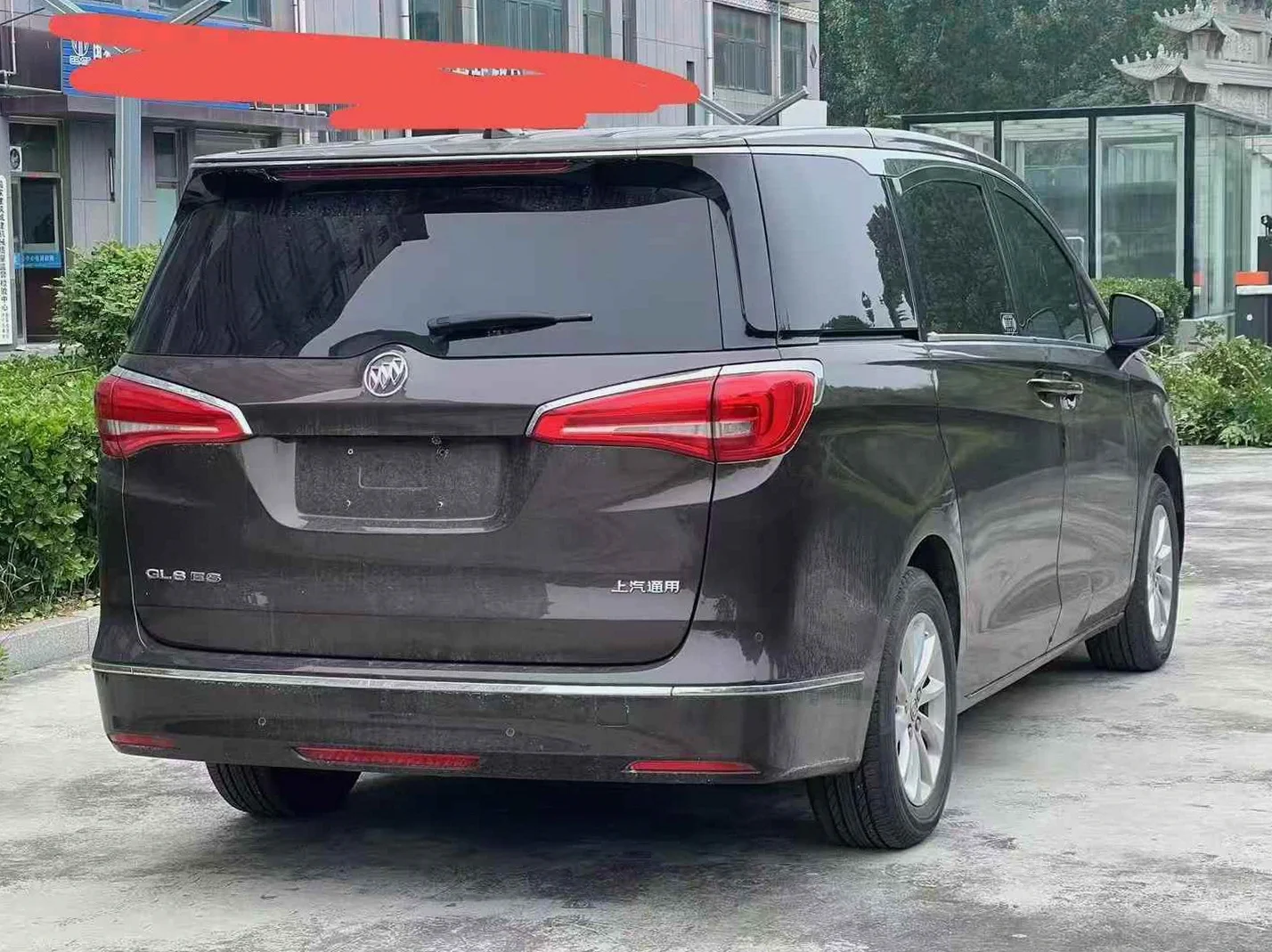 别克GL8 后面外观三