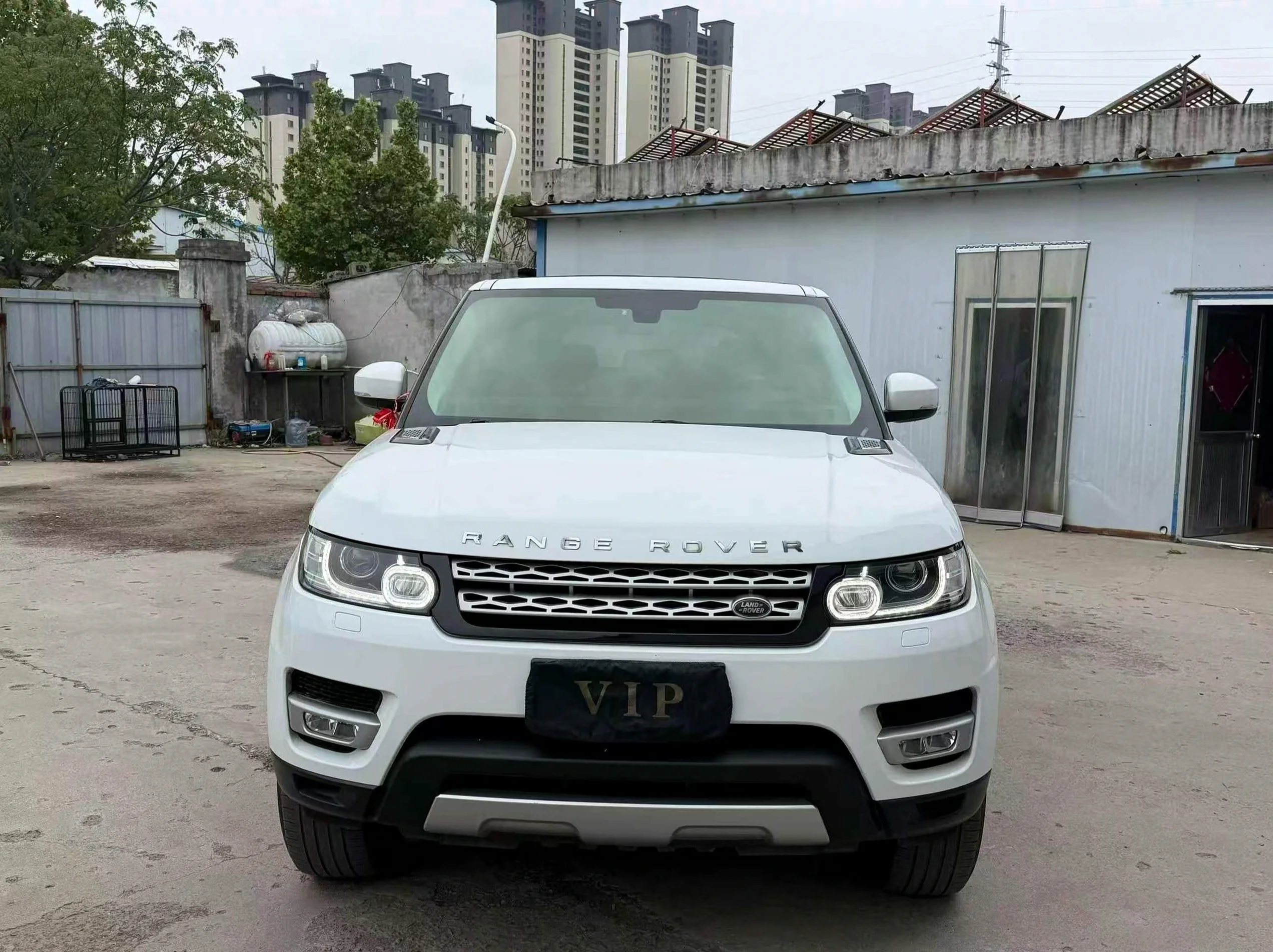 路虎揽胜运动 正面外观二