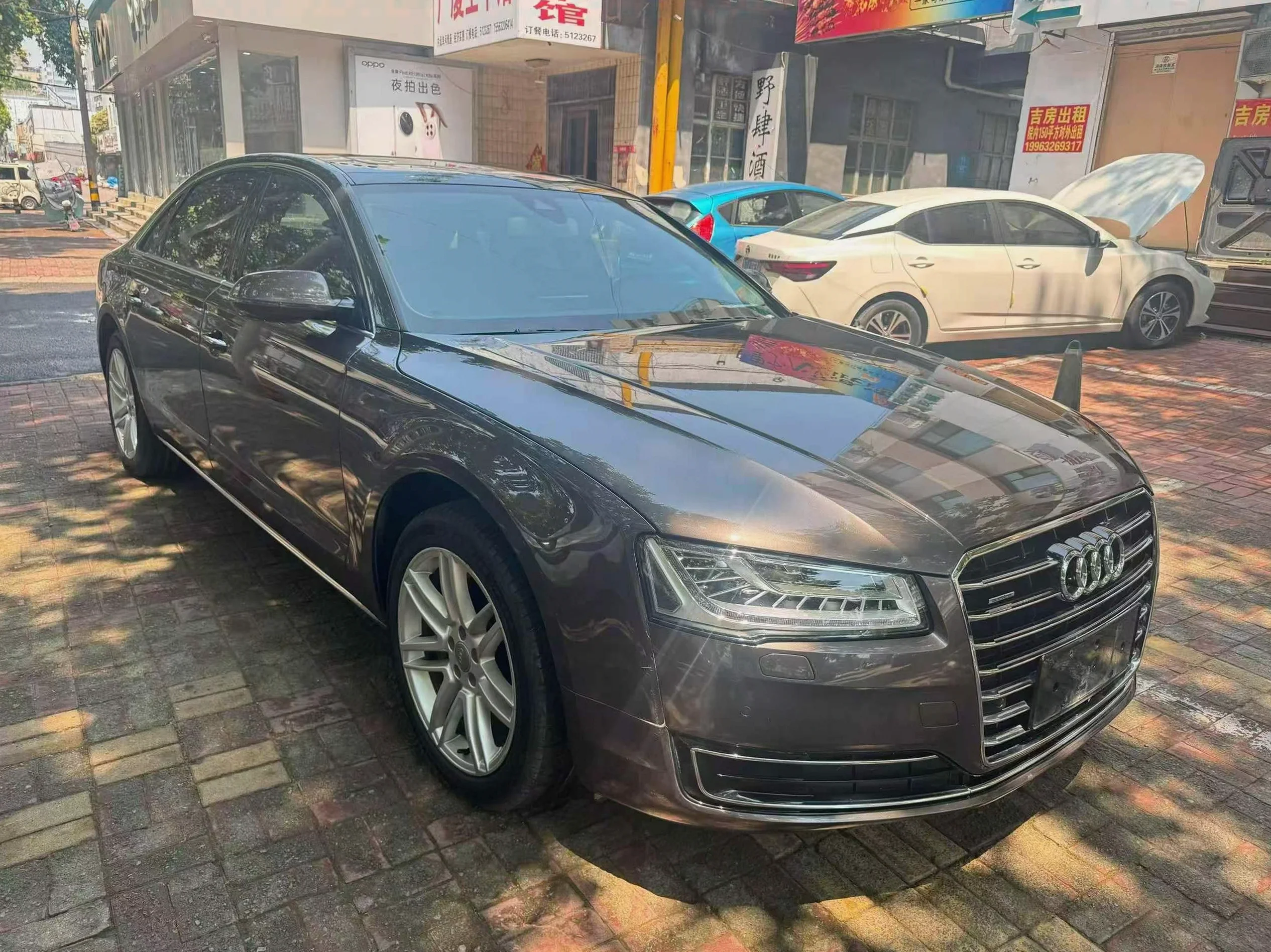 奥迪A8L 正面外观三