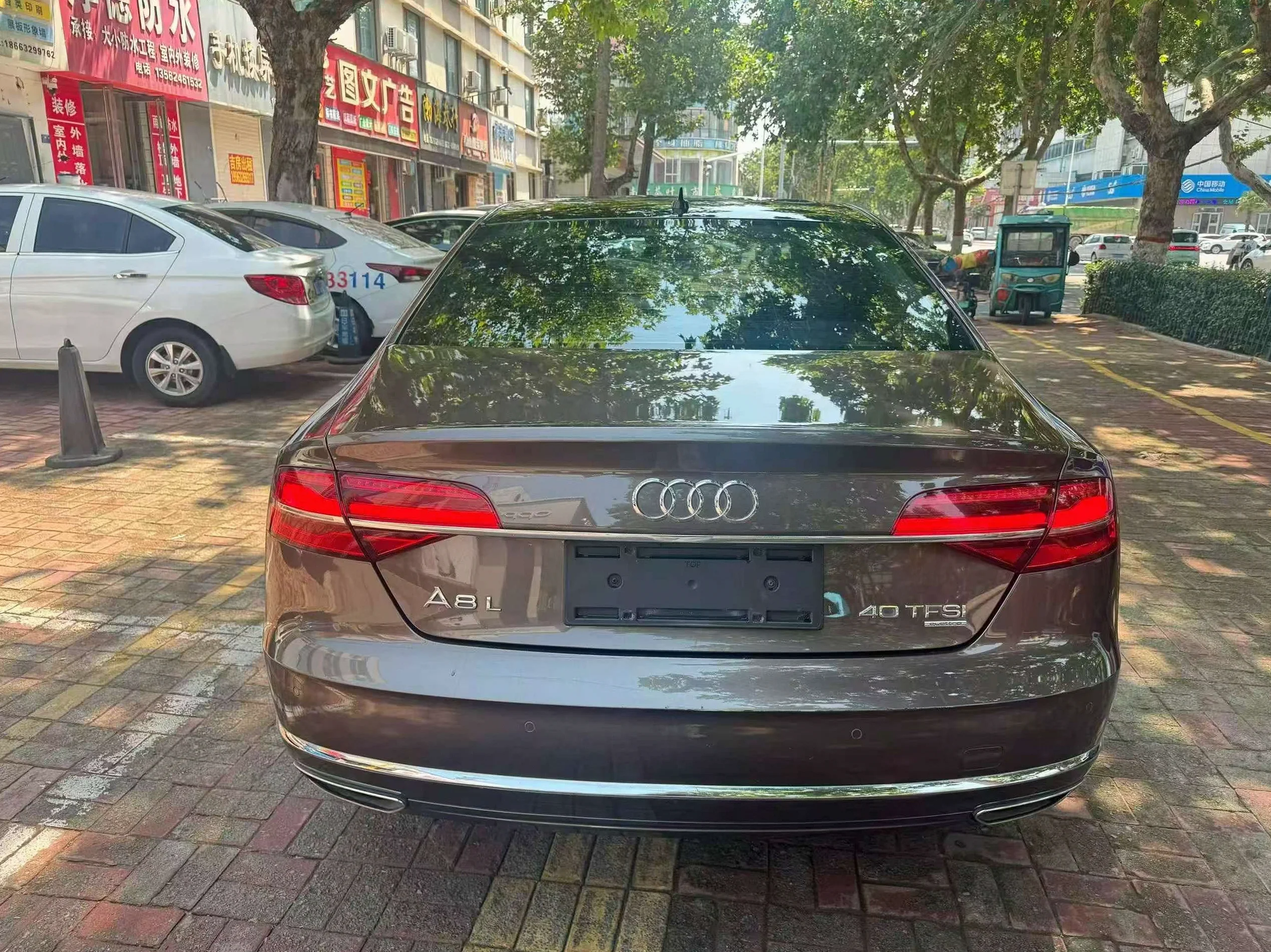 奥迪A8L 内饰后排