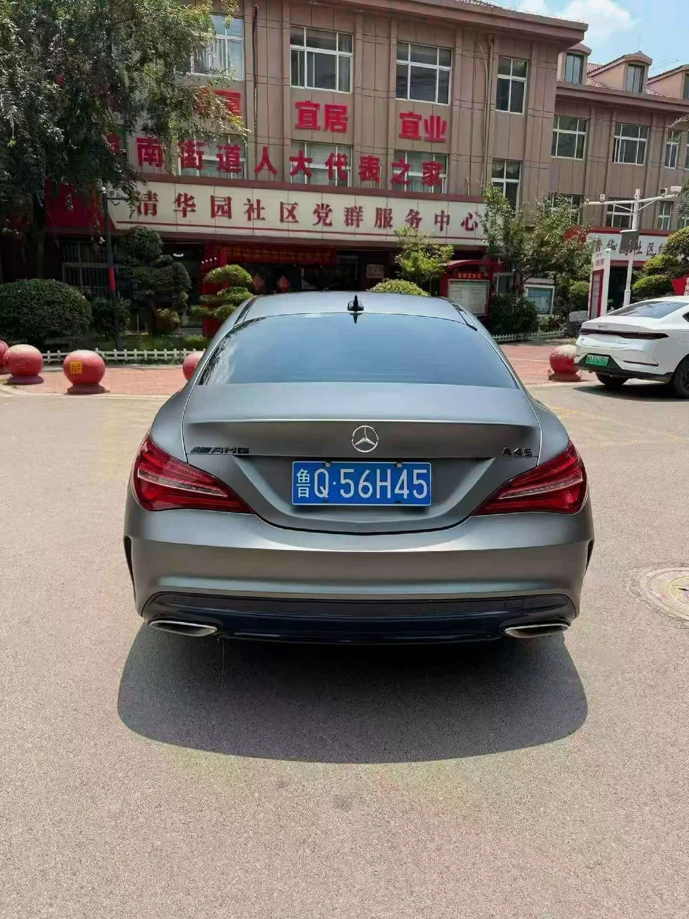奔驰A 后面外观一