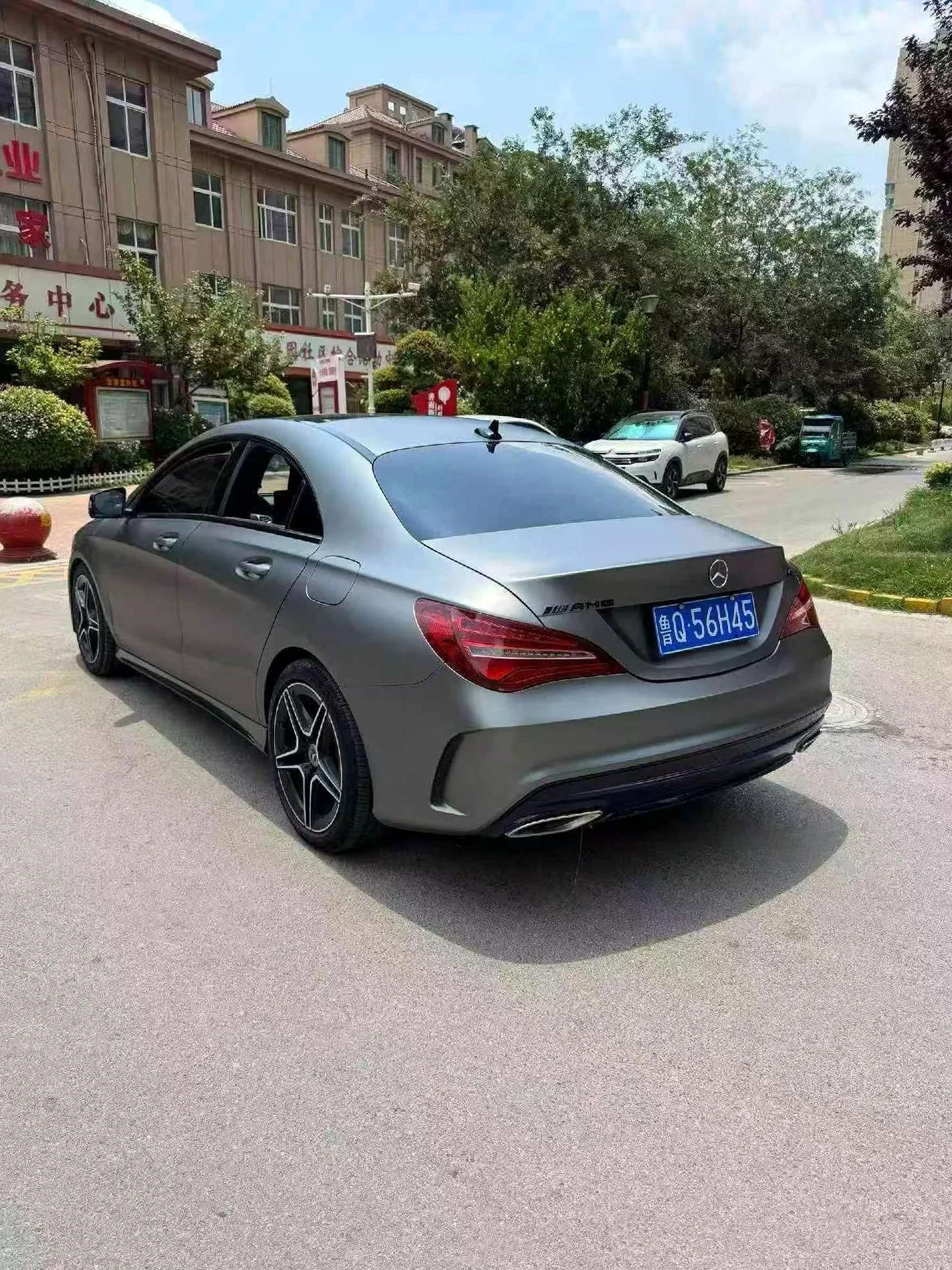 奔驰A 正面外观三