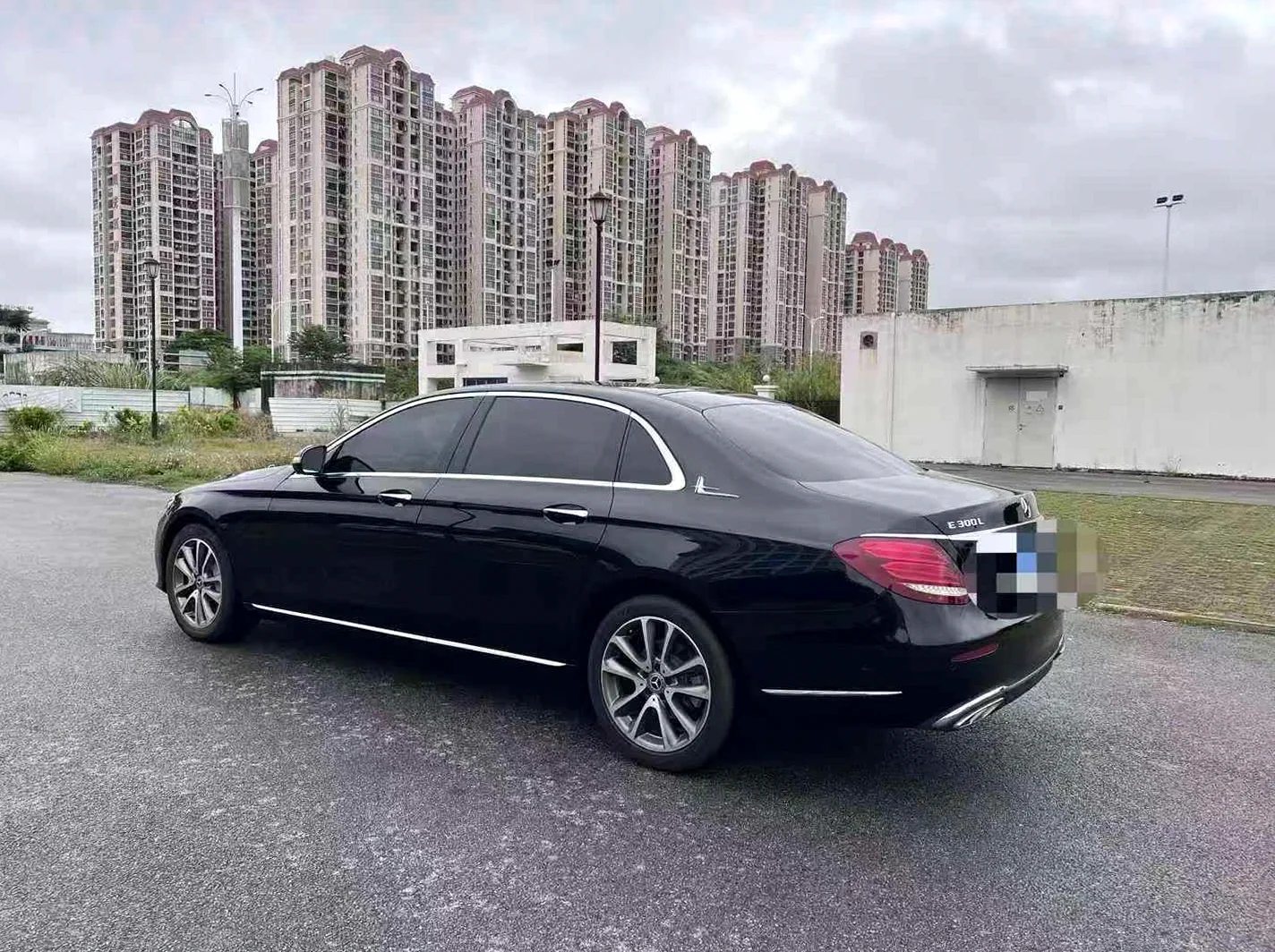 奔驰E 内饰前排