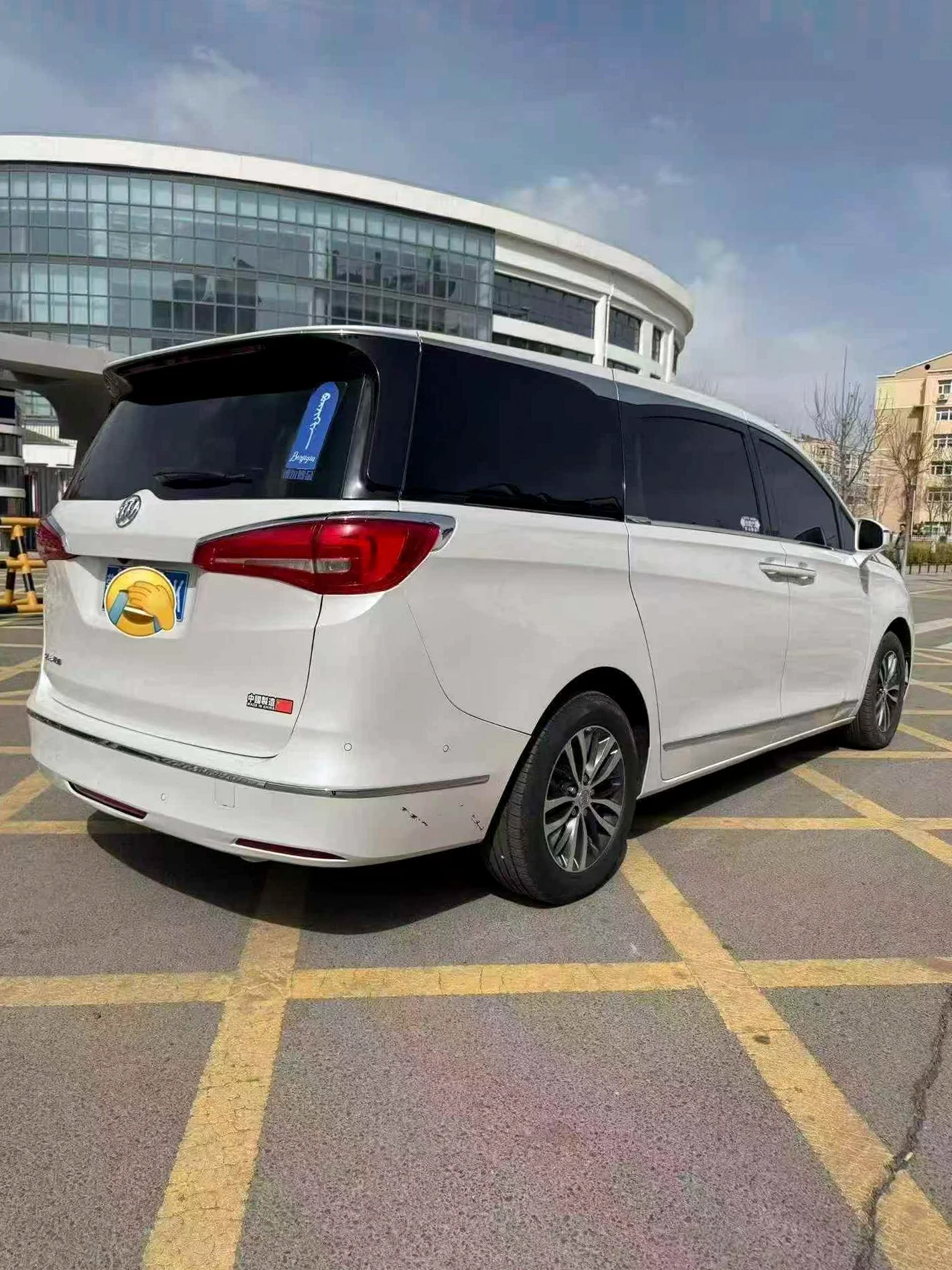 别克GL8 后面外观二