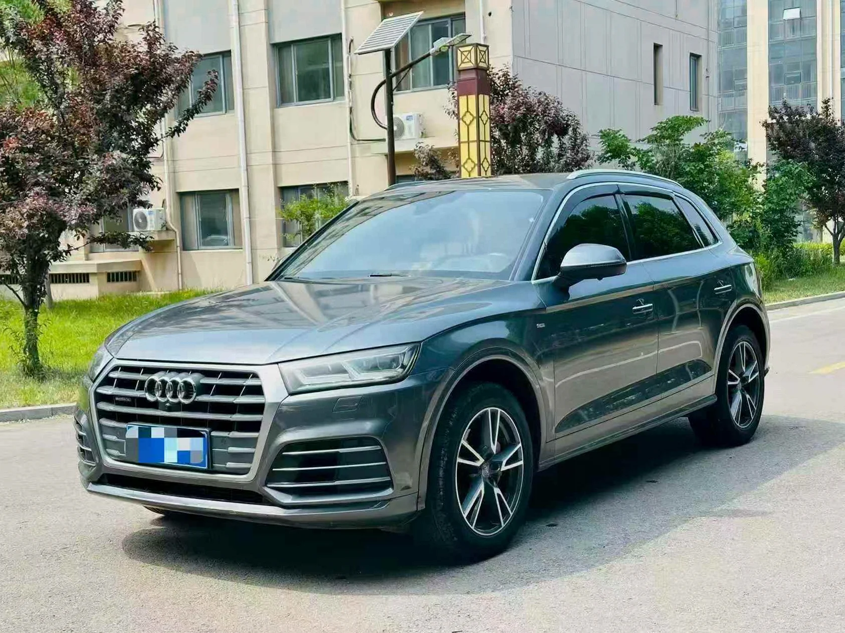 奥迪Q5 正面外观三