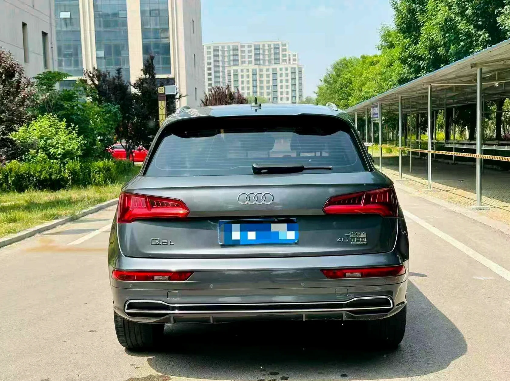 奥迪Q5 后面外观一