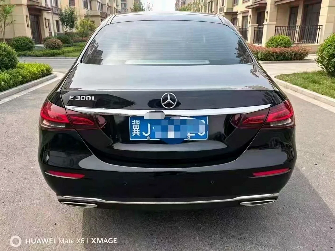 奔驰E 后面外观一