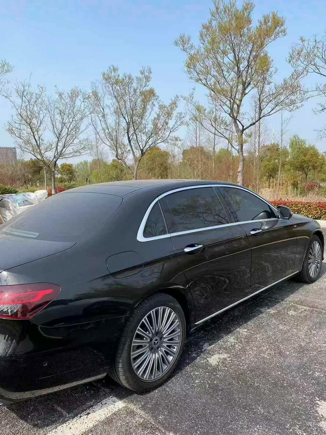 奔驰E 后面外观三