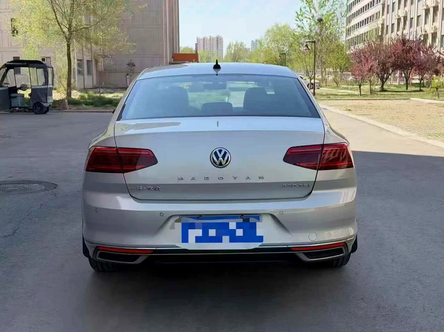 大众迈腾 后面外观一