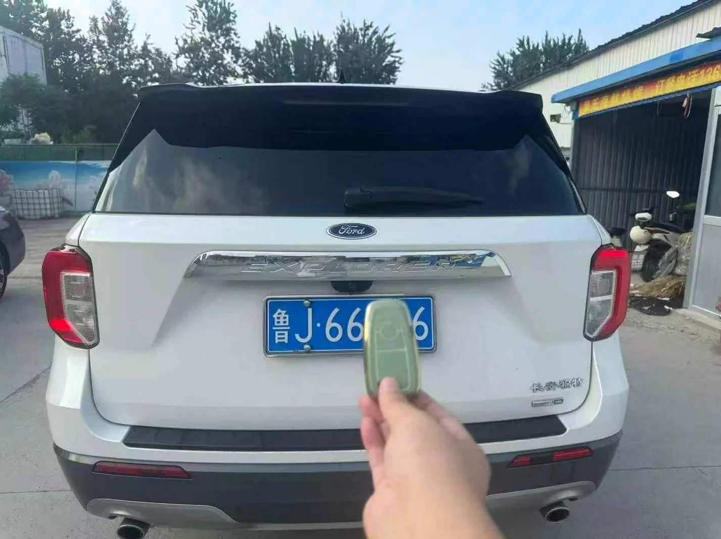 福特探险者 正面外观三