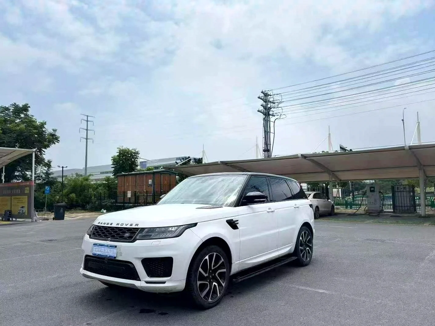 路虎揽胜运动 正面外观二