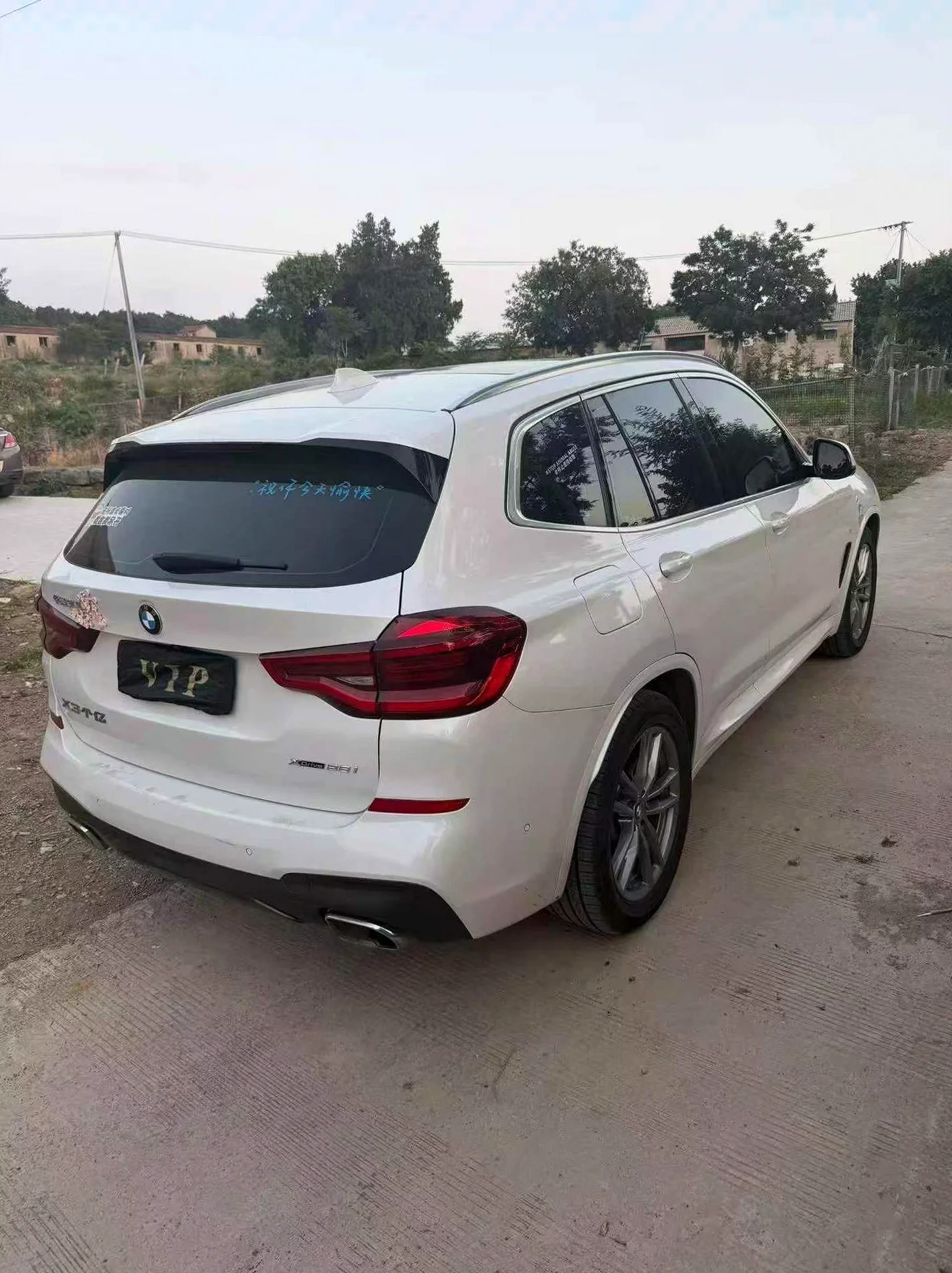 宝马X3 后面外观一
