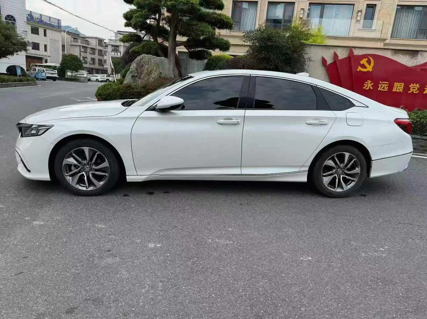 本田英诗派 后面外观一