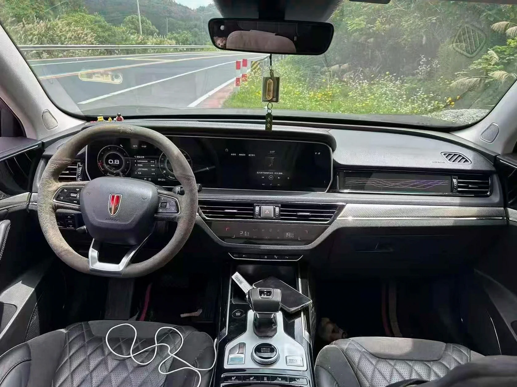 红旗HS5 后面外观三