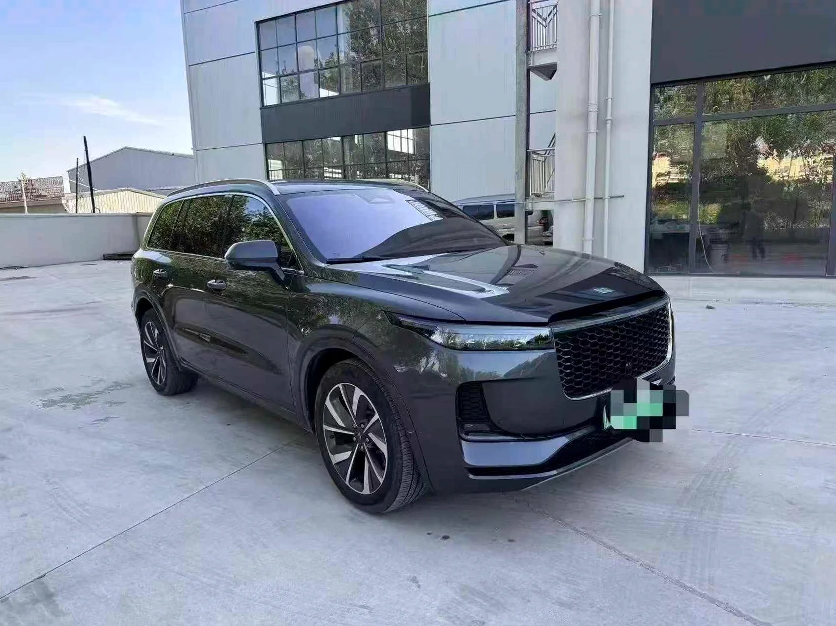 理想ONE 正面外观二