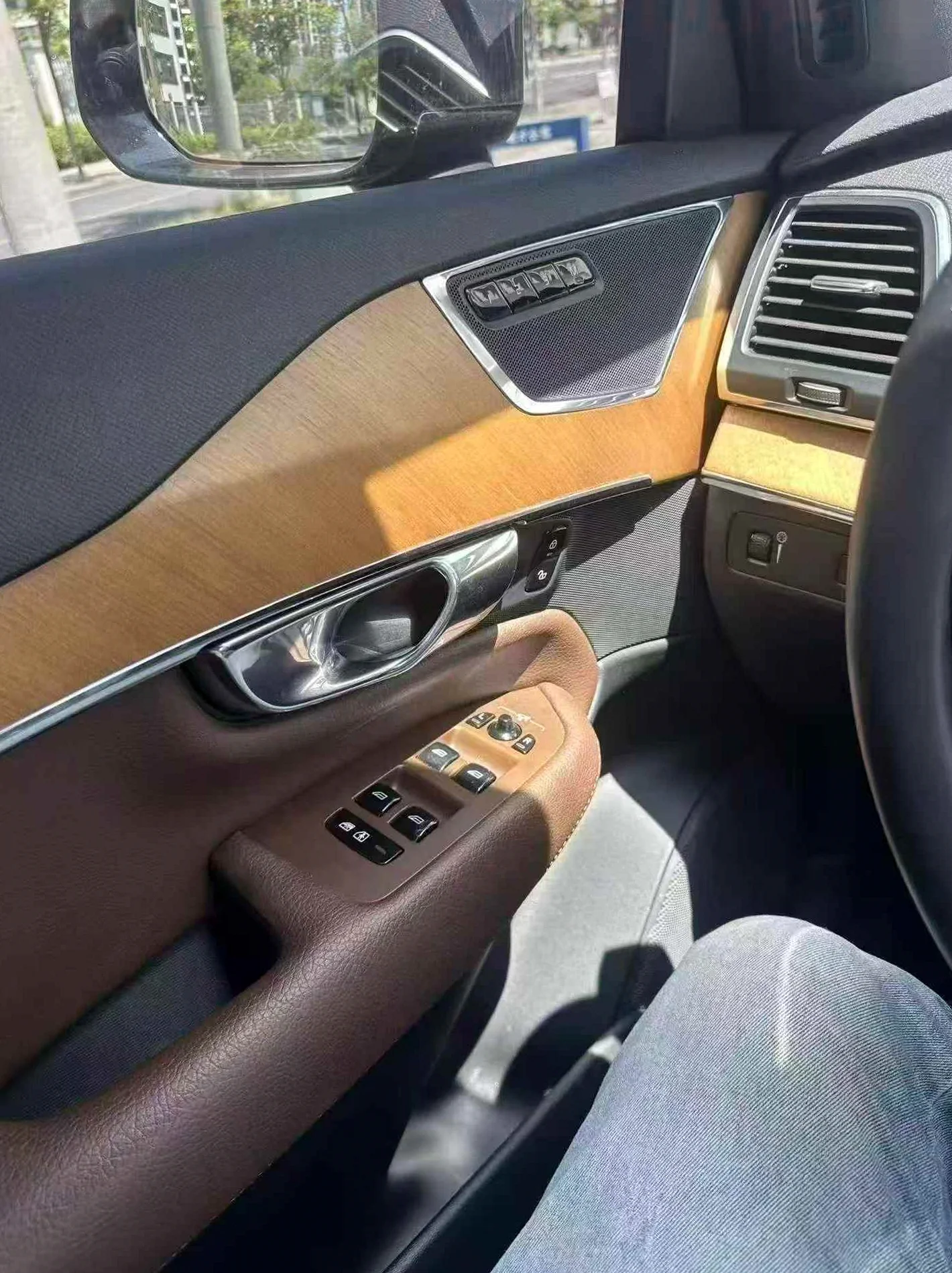 沃尔沃XC90 后面外观一