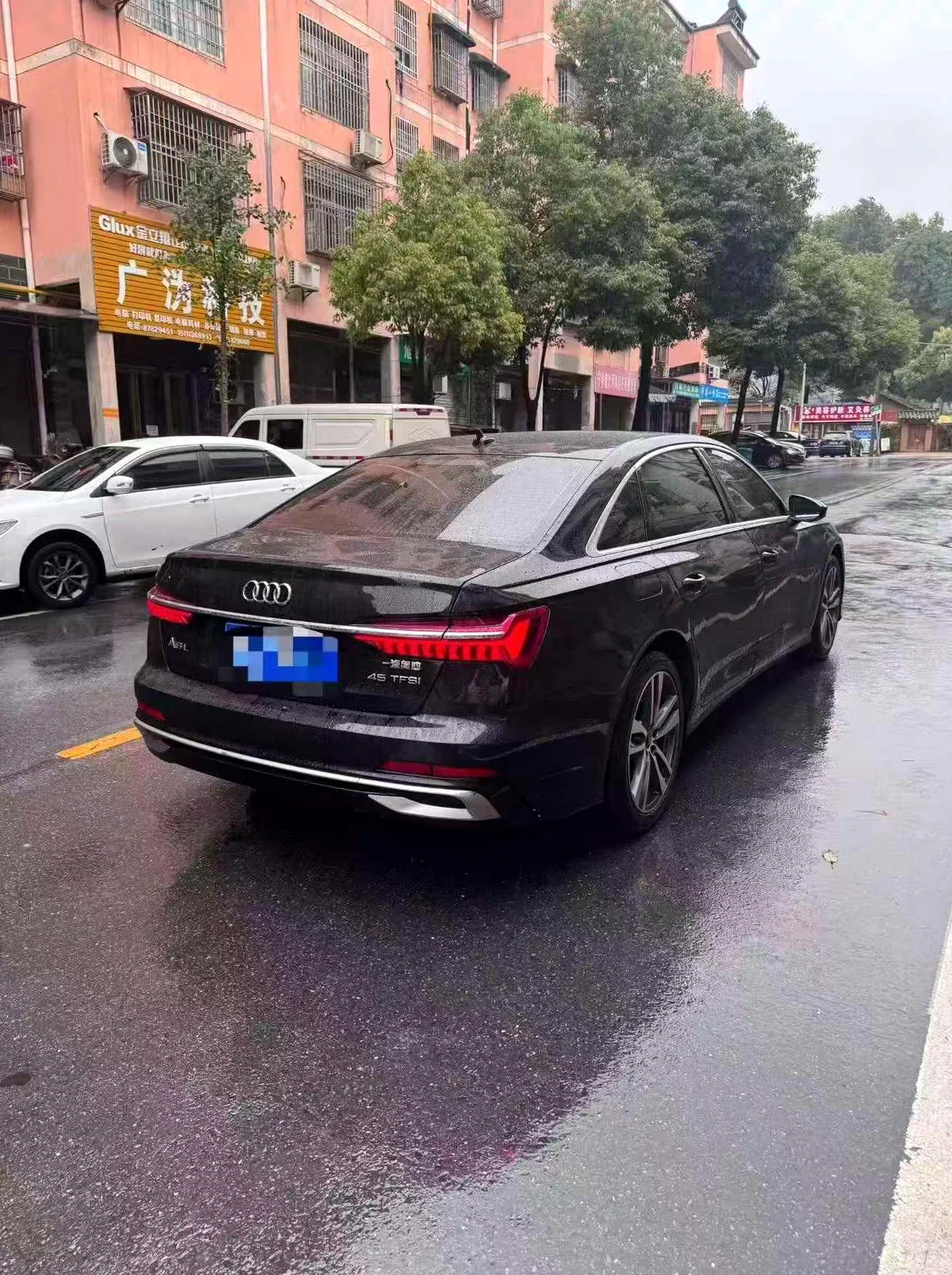 奥迪A6L 内饰前排