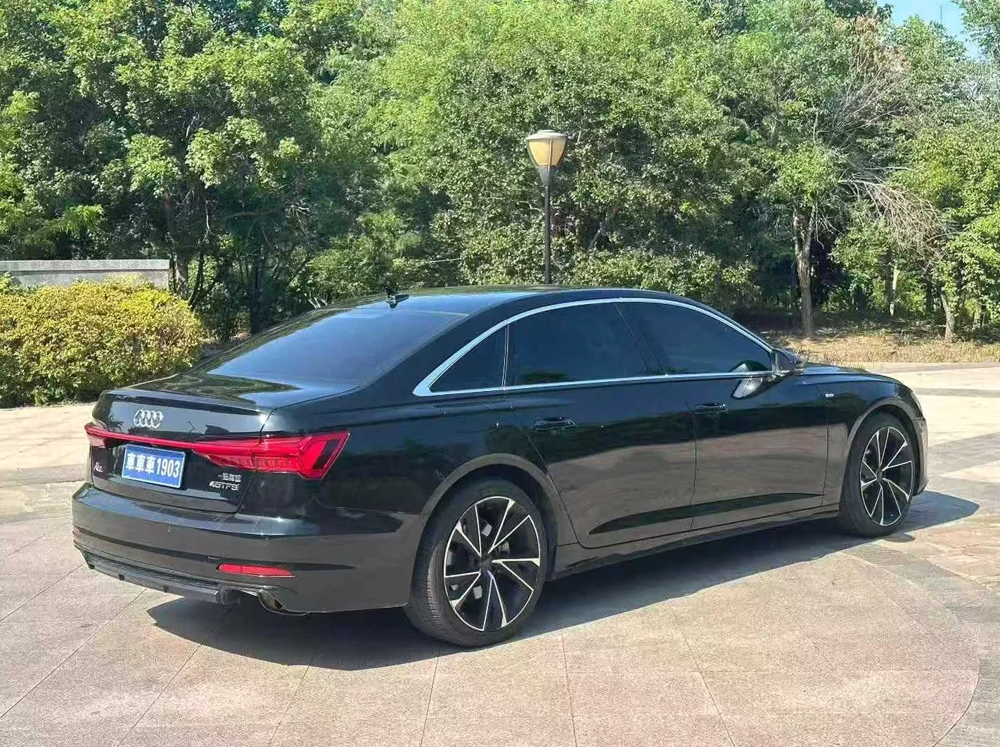 奥迪A6L 后面外观三