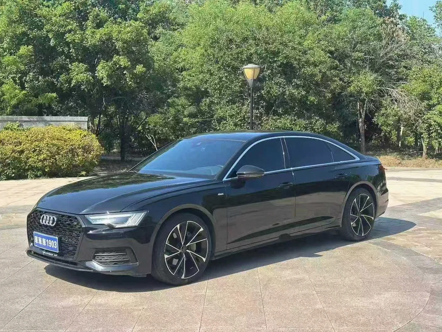 奥迪A6L 正面外观三