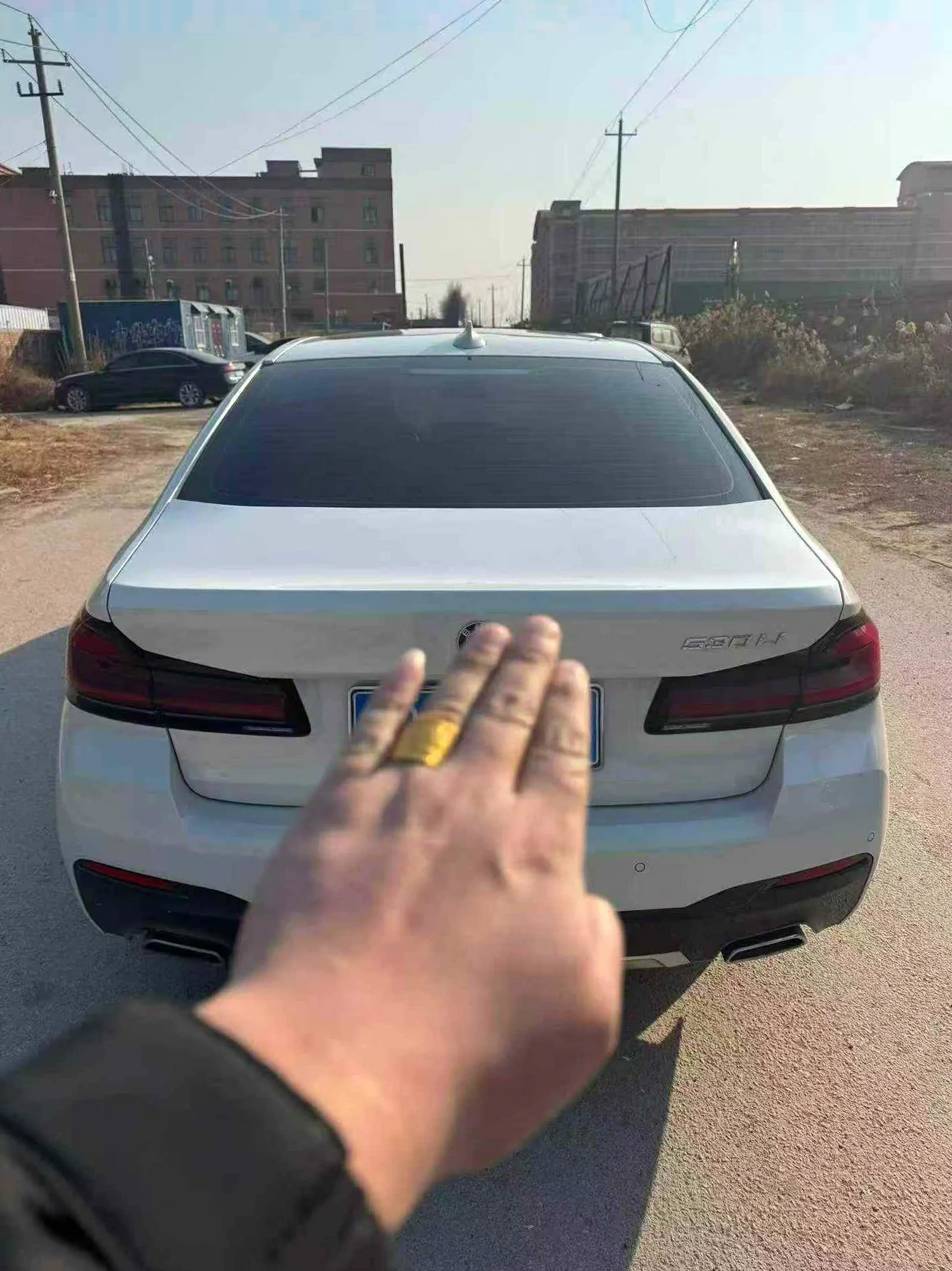 宝马5系 后面外观一