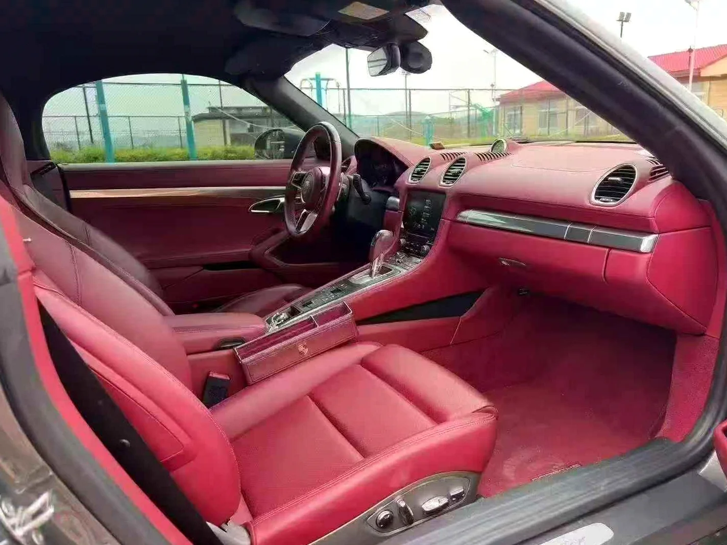 保时捷Boxster 内饰后排
