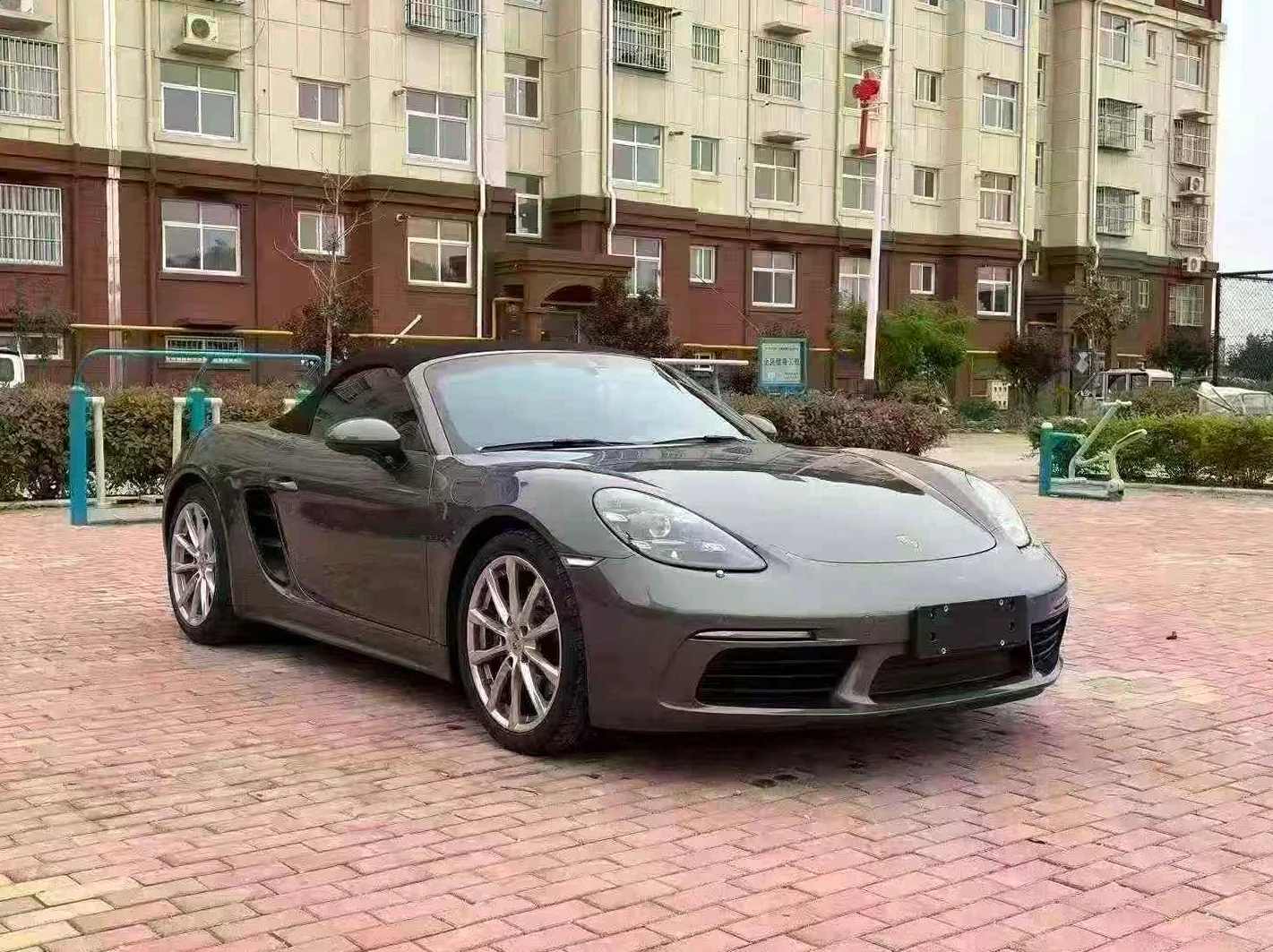 保时捷Boxster 正面外观三