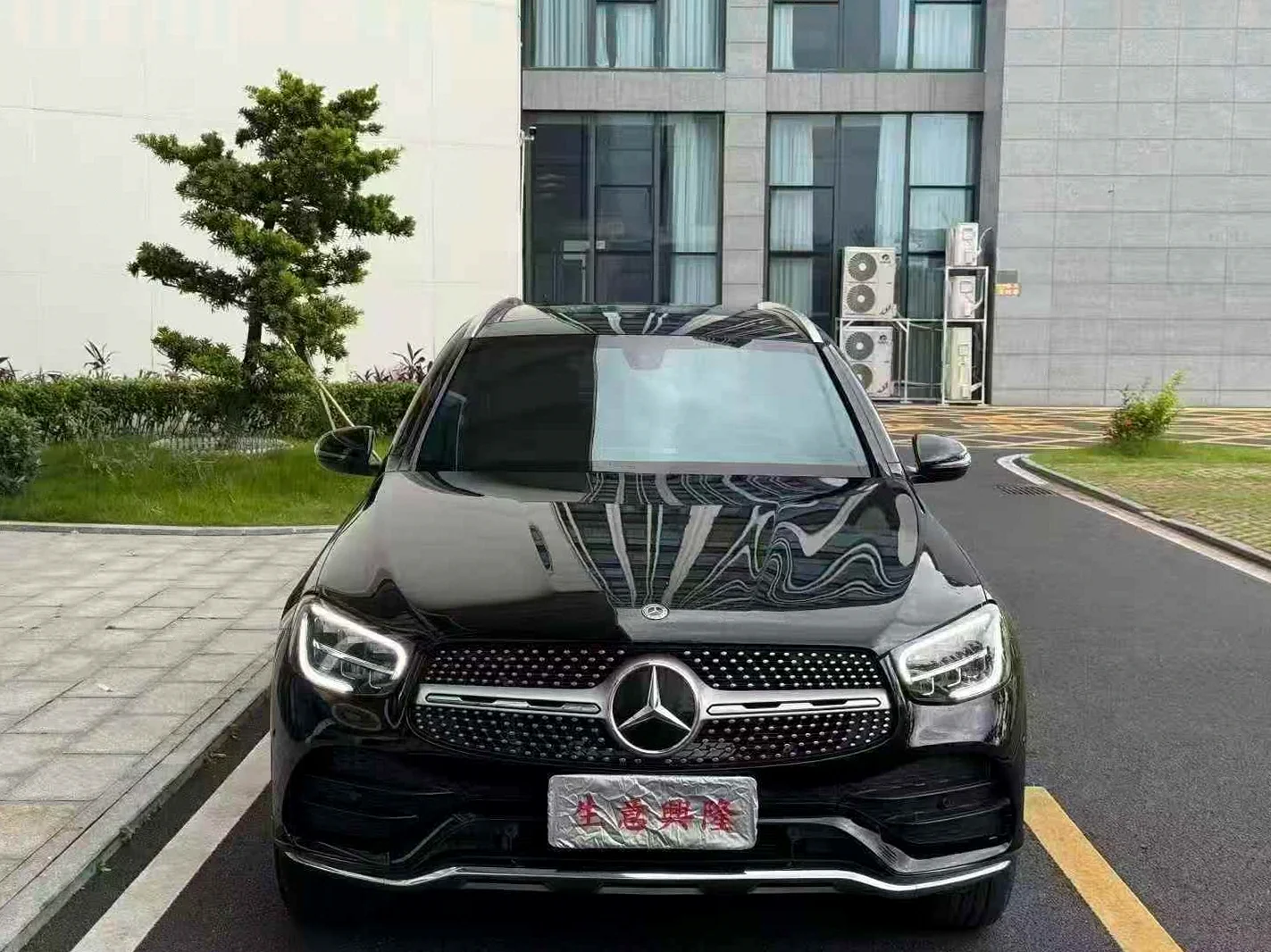 奔驰GLC 正面外观二