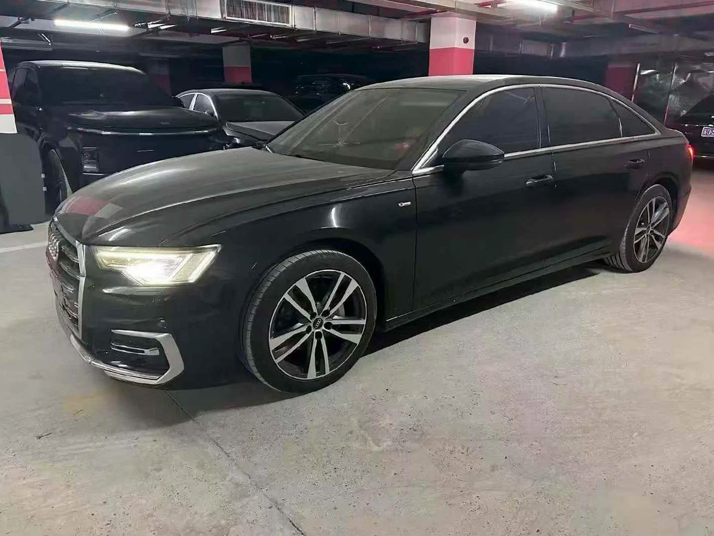 奥迪A6L 正面外观三