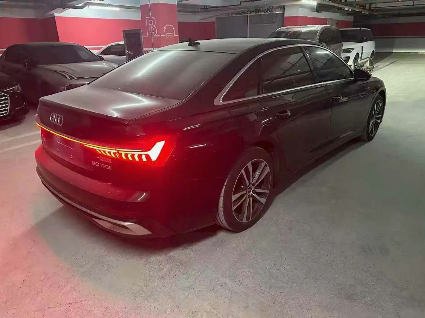 奥迪A6L 后面外观二