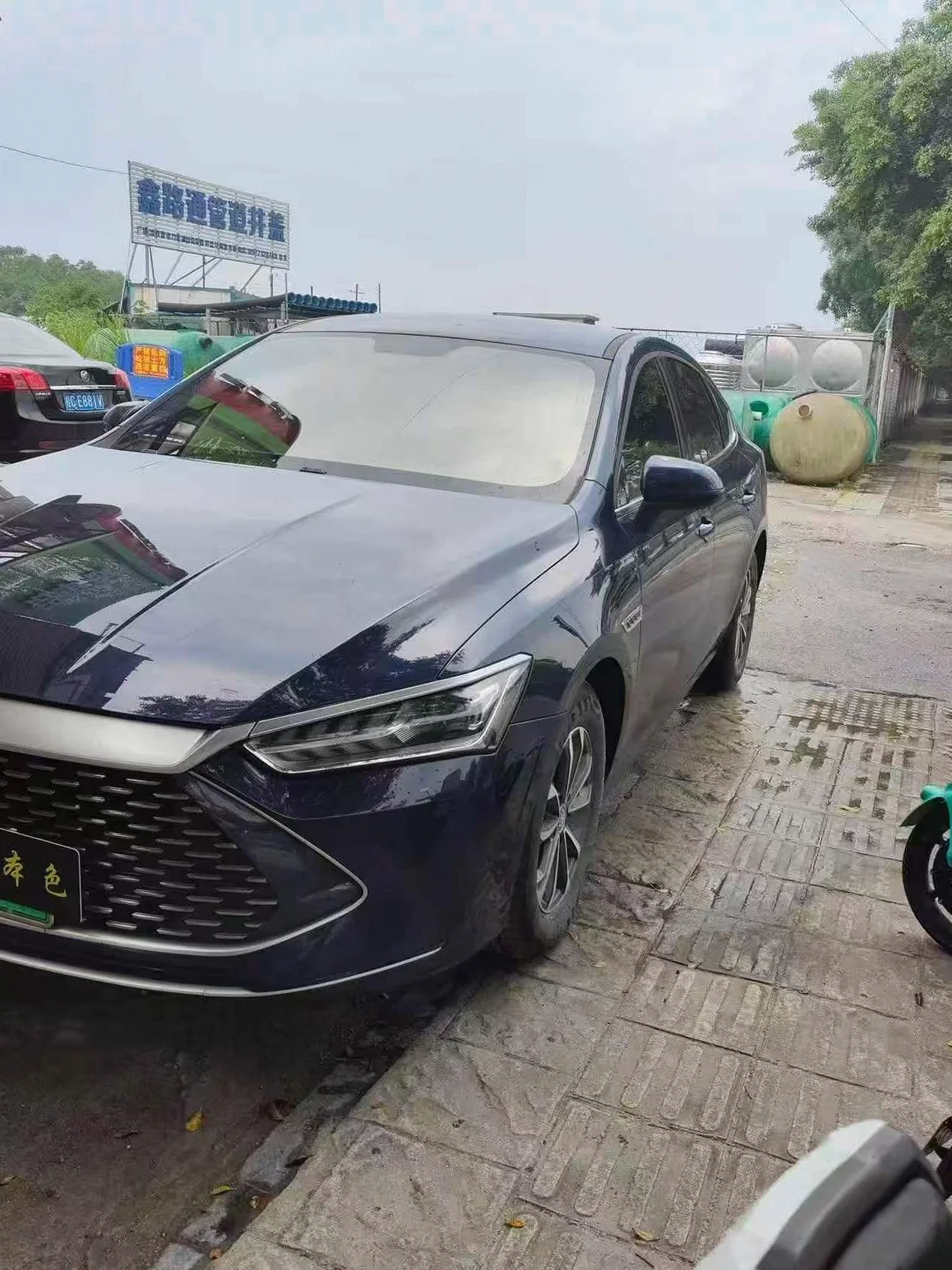 比亚迪秦 正面外观三