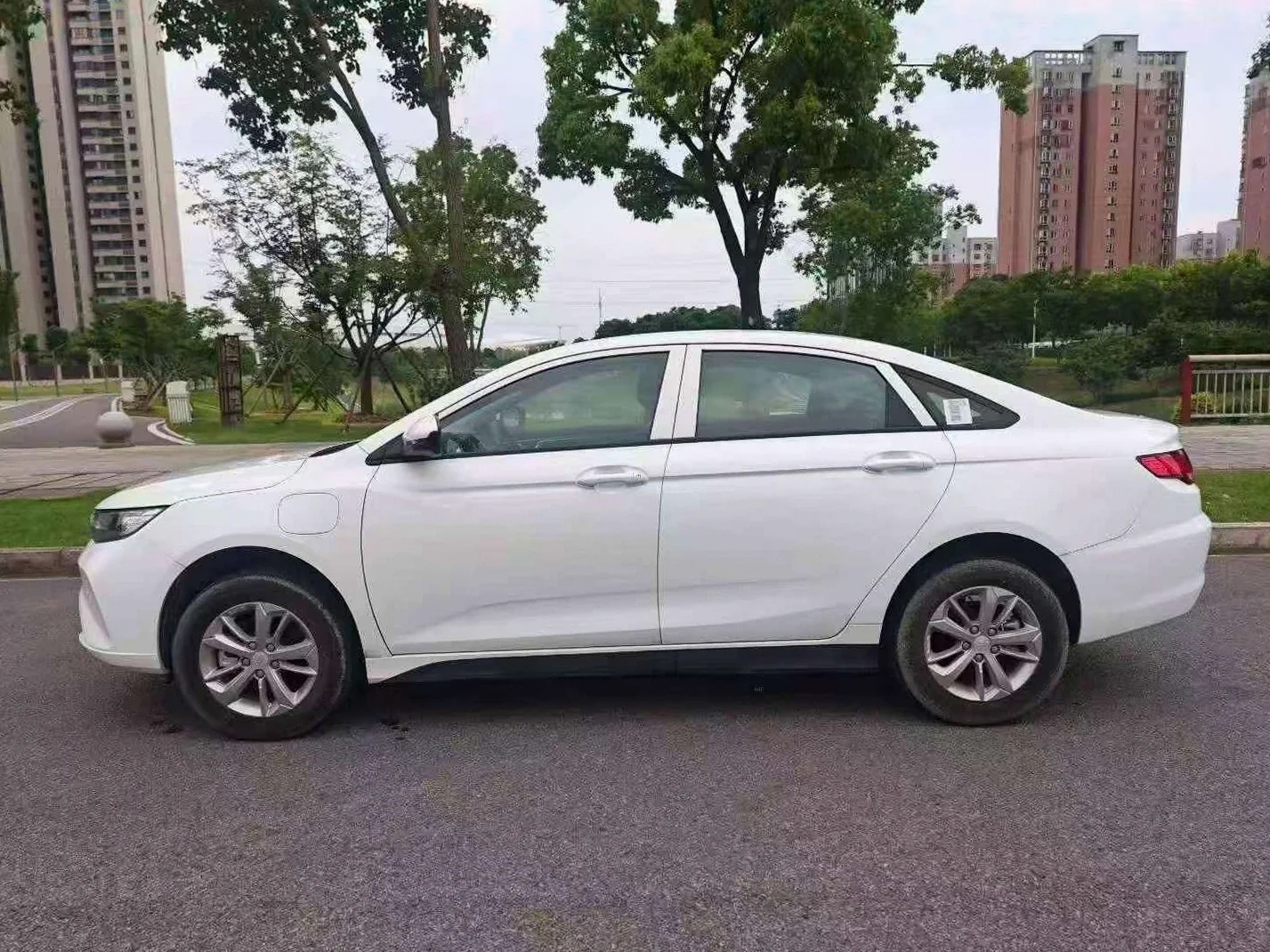 吉利帝豪 后面外观二