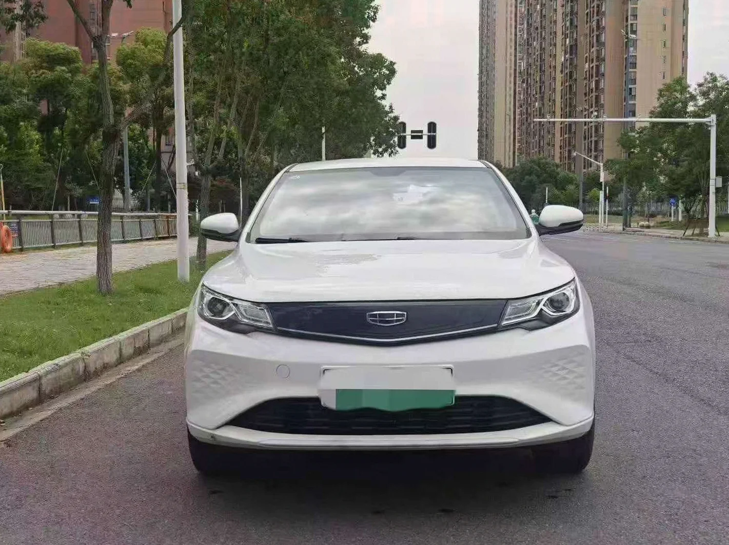 24年吉利帝豪EV 430续航