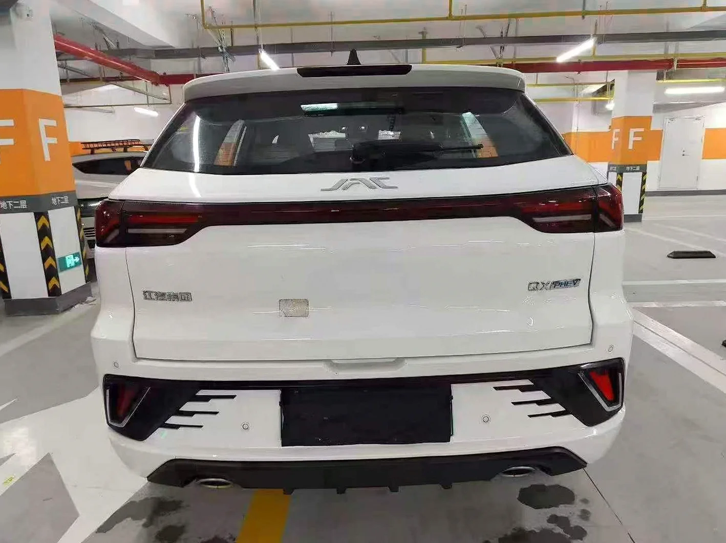 江淮QX 驾驶室