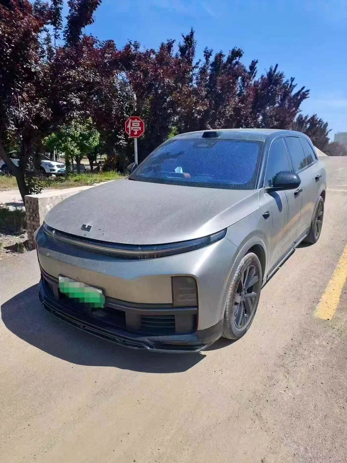 理想L7 后面外观三