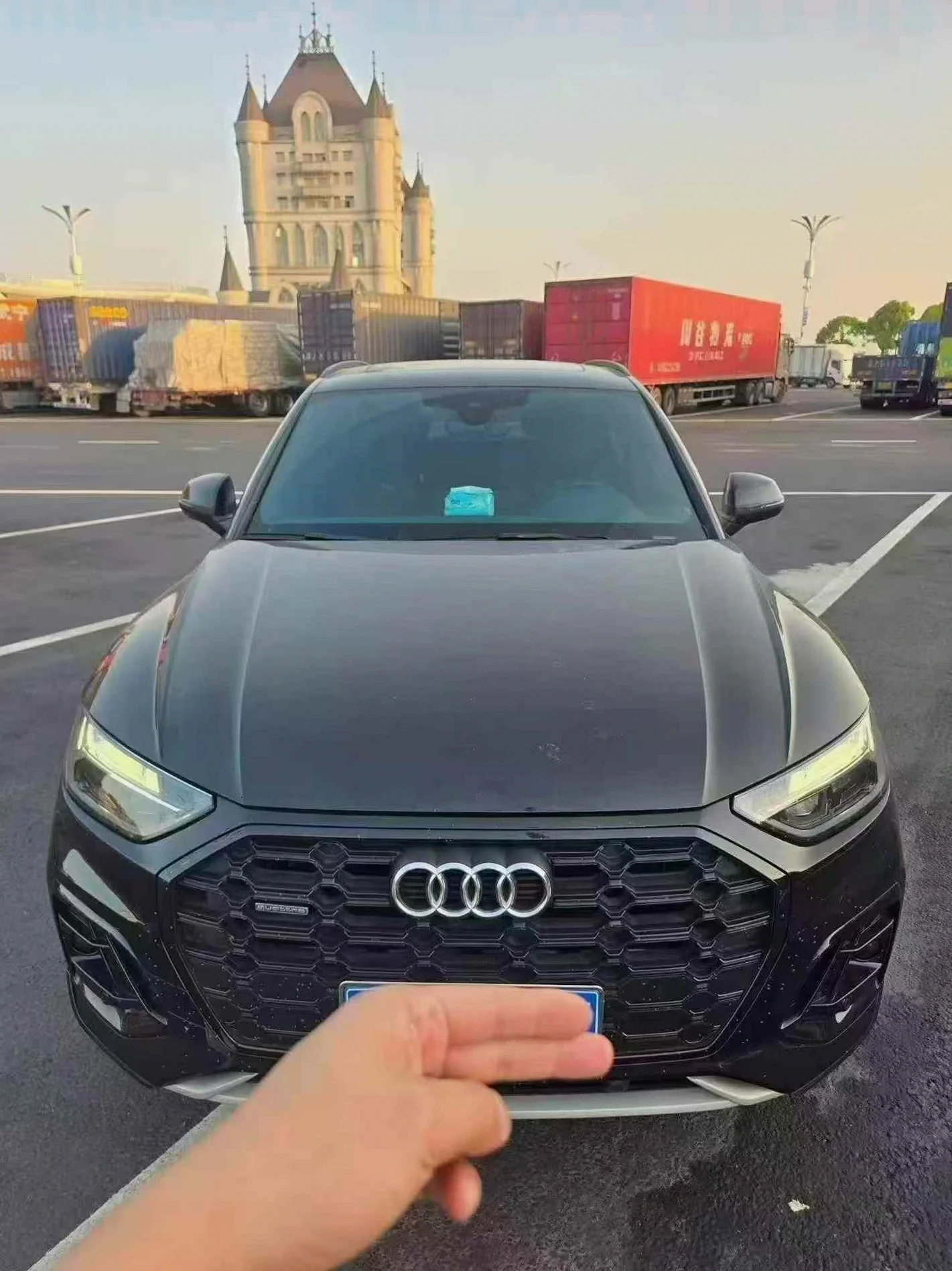 25款奥迪Q5L四驱豪华动感型