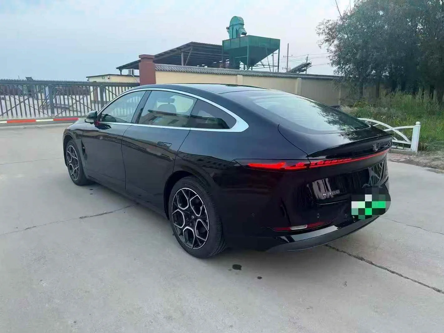 长安汽车启源 后面外观一
