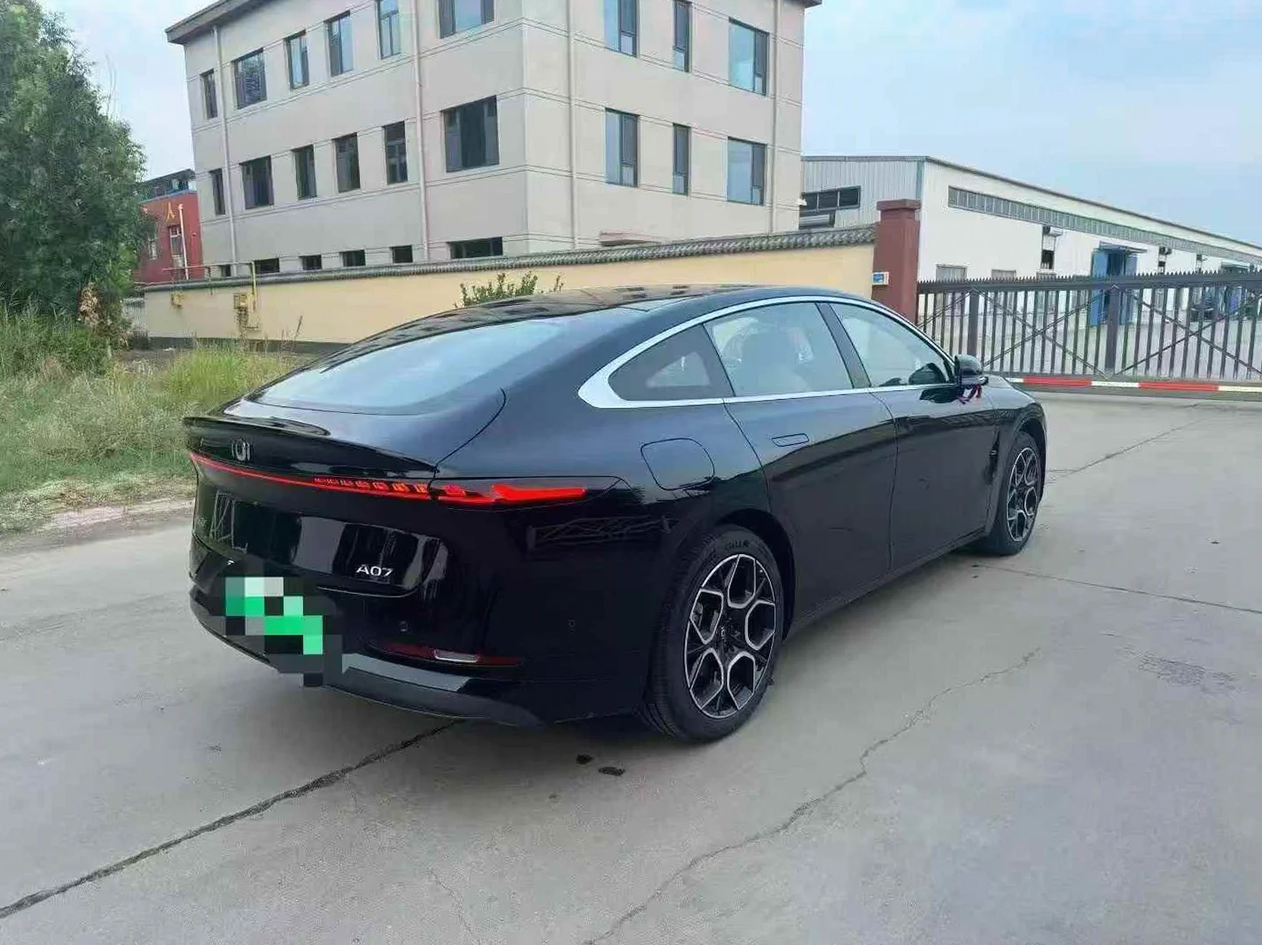 长安汽车启源 后面外观三