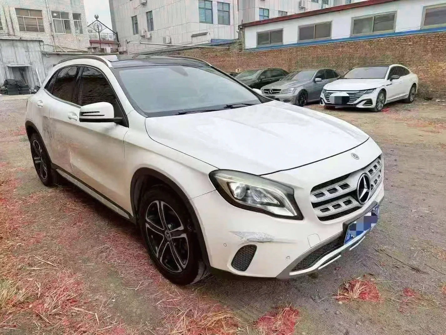 奔驰GLA 正面外观二