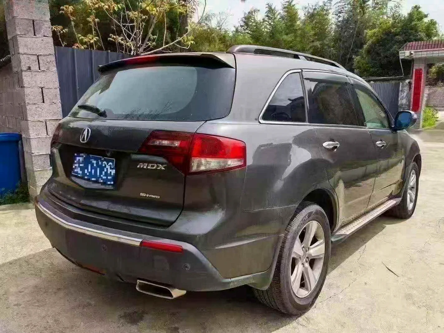 讴歌MDX 后面外观二