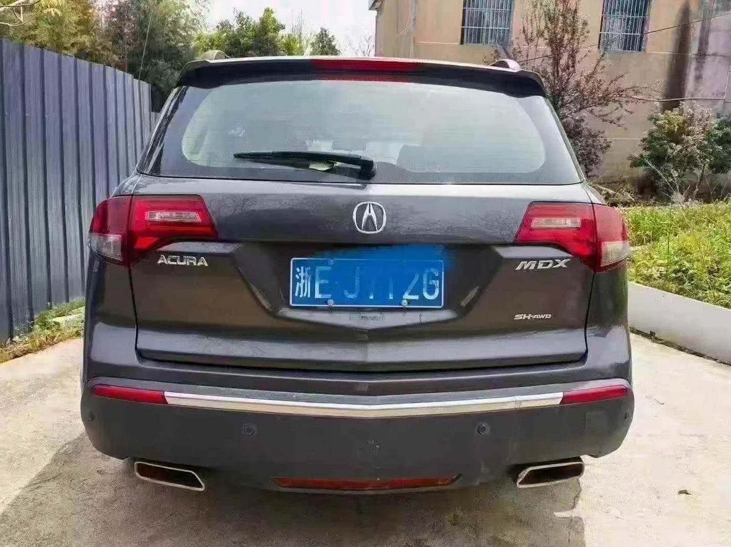 讴歌MDX 后面外观一